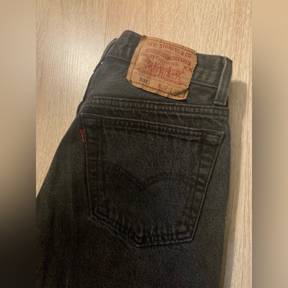 Black 501 Vintage Levi’s, fits size 27, 28 - Picture 2 of 7